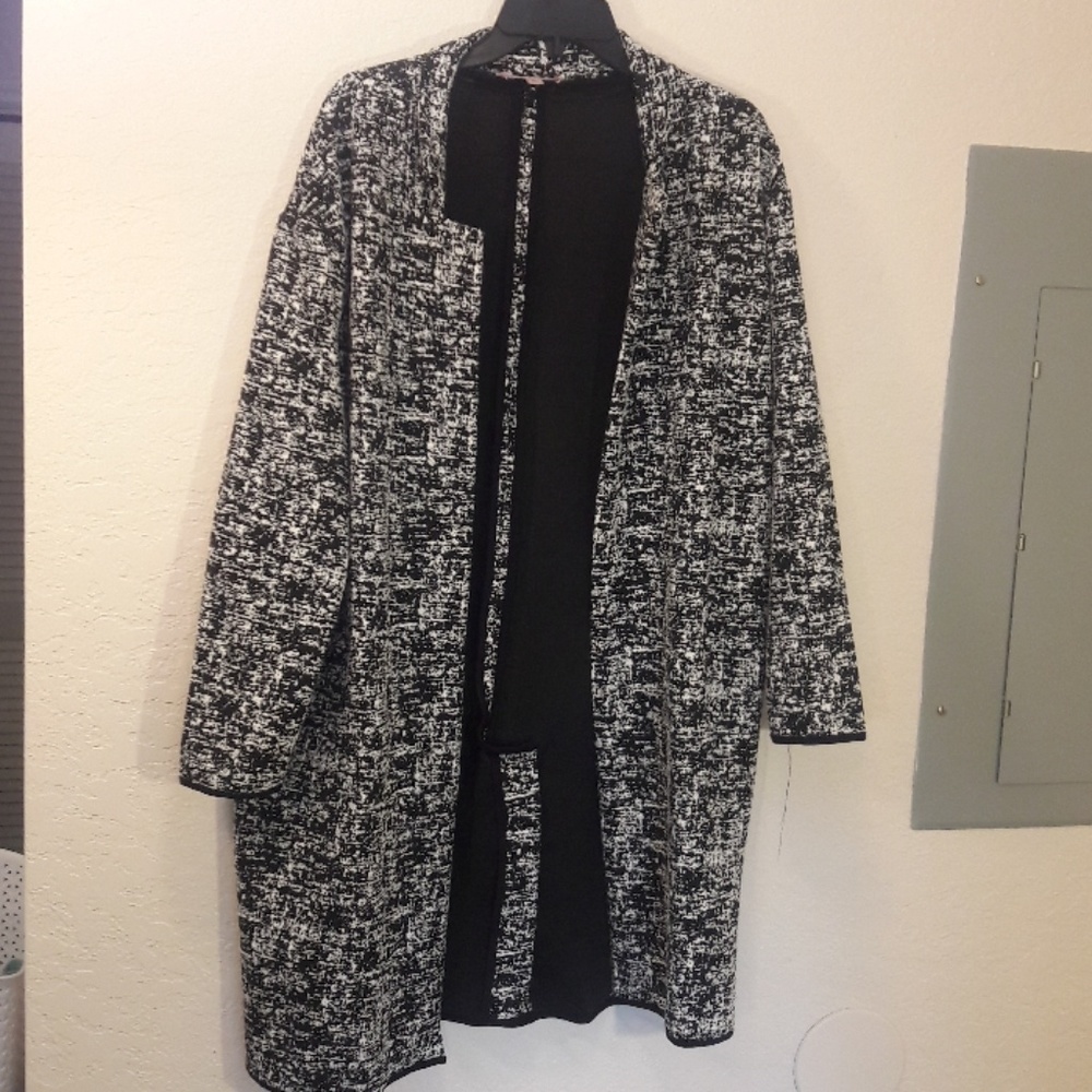 NEW Philosophy long sleeve with pockets topper